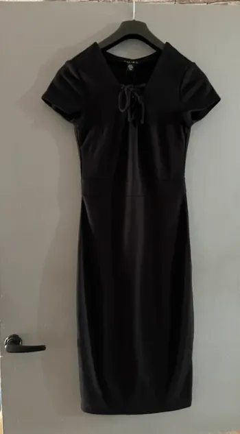 Robe noir amisu en 36