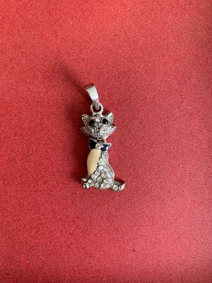 Pendentif chat argenté