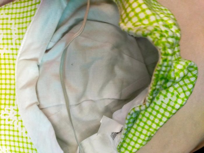 Casquette bébé vichy vert – motif bonbons cousus - photo numéro 5