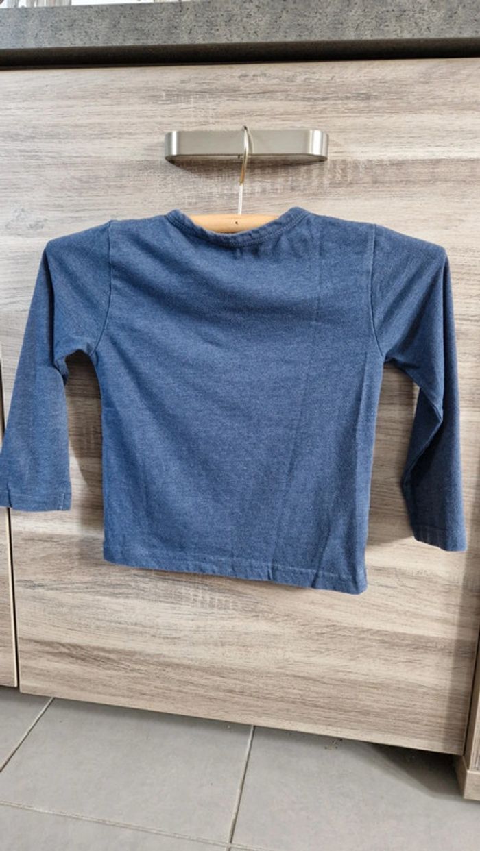 Tee-shirt longues manches. - photo numéro 2