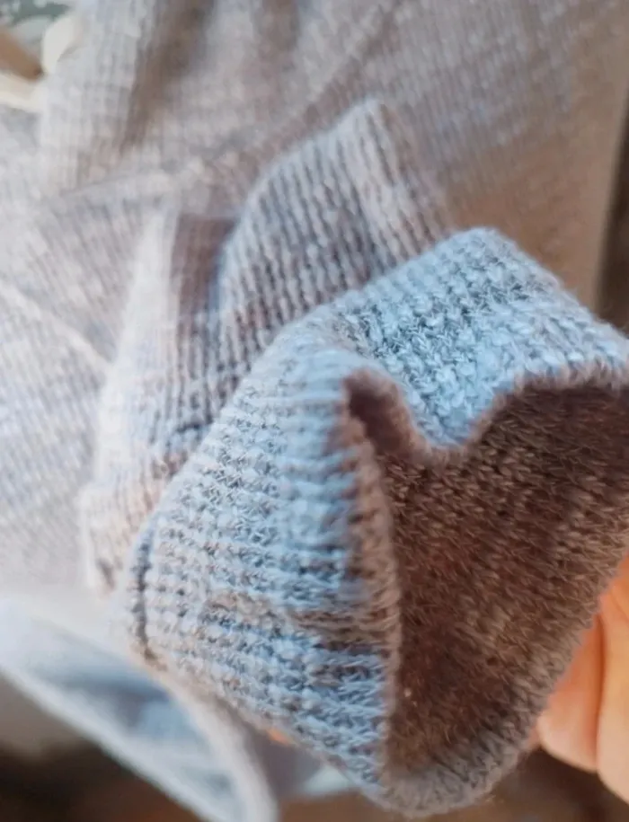 Pull fin à capuche taille XS -S - photo numéro 3