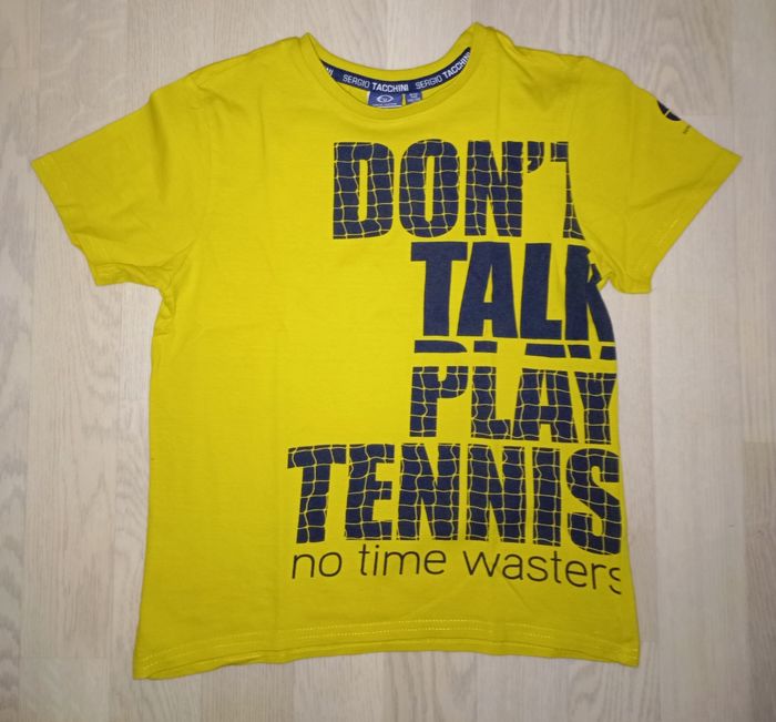 Tee-shirt jaune Sergio Tacchini 
T. 9-10 ans