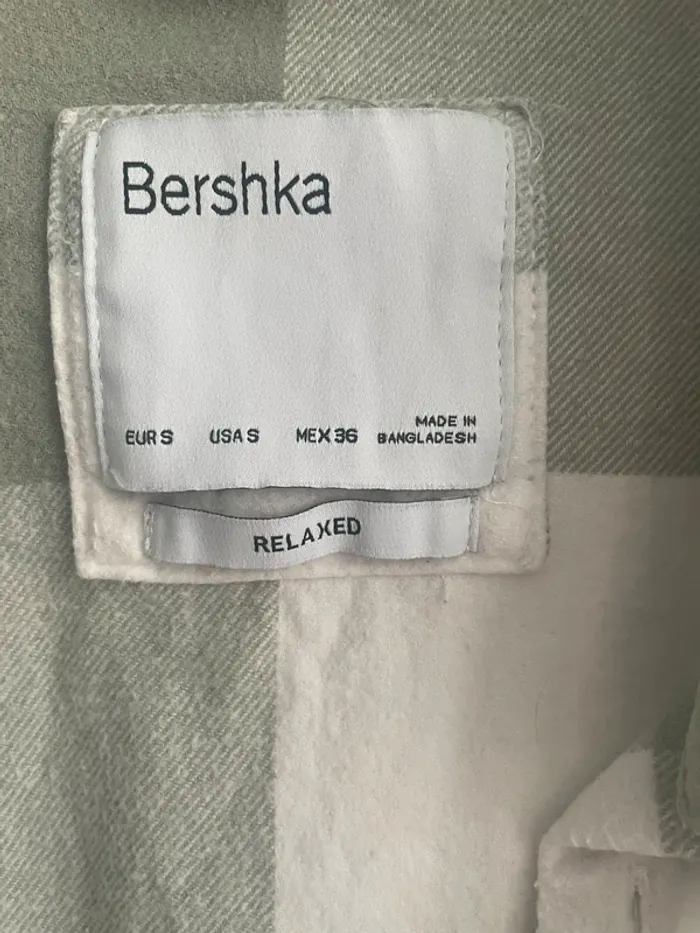 Sur chemise légère - photo numéro 2