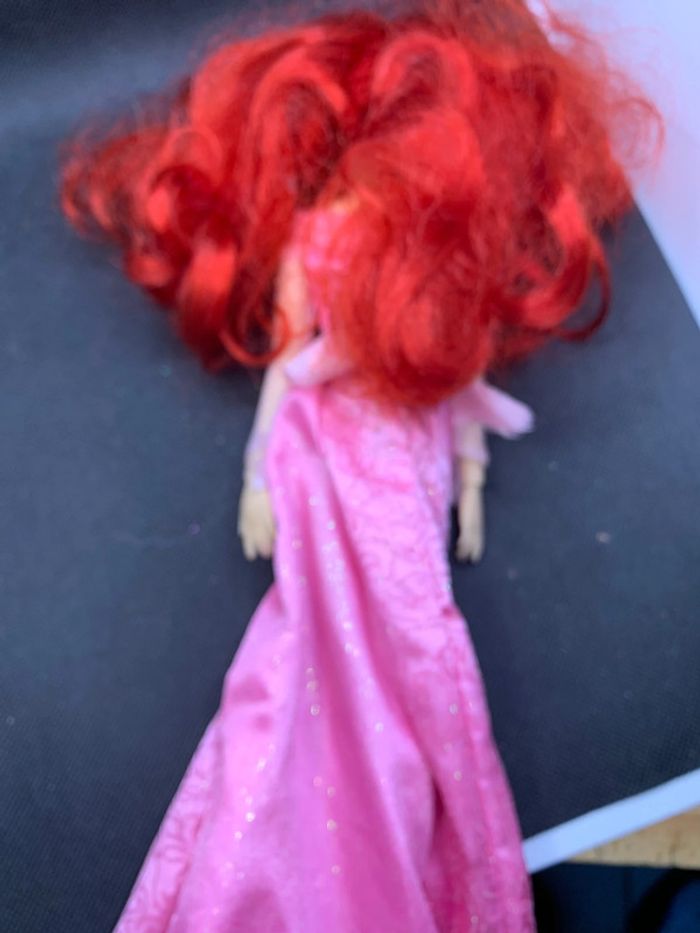 Poupée ariel de disneystore - photo numéro 4