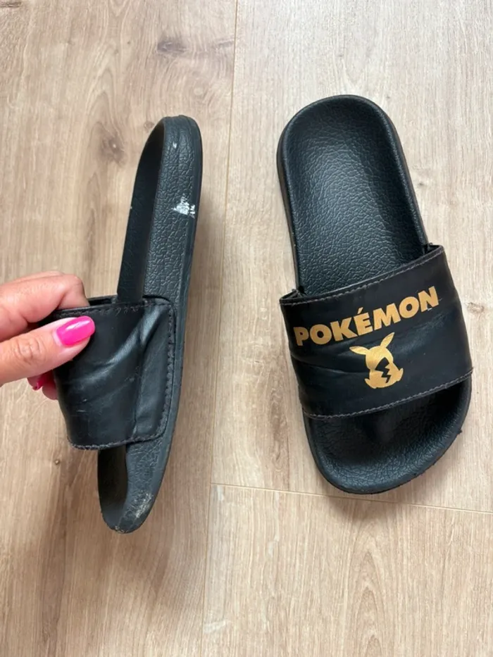 Claquettes Pokémon noir garçon pointure 32 - photo numéro 3
