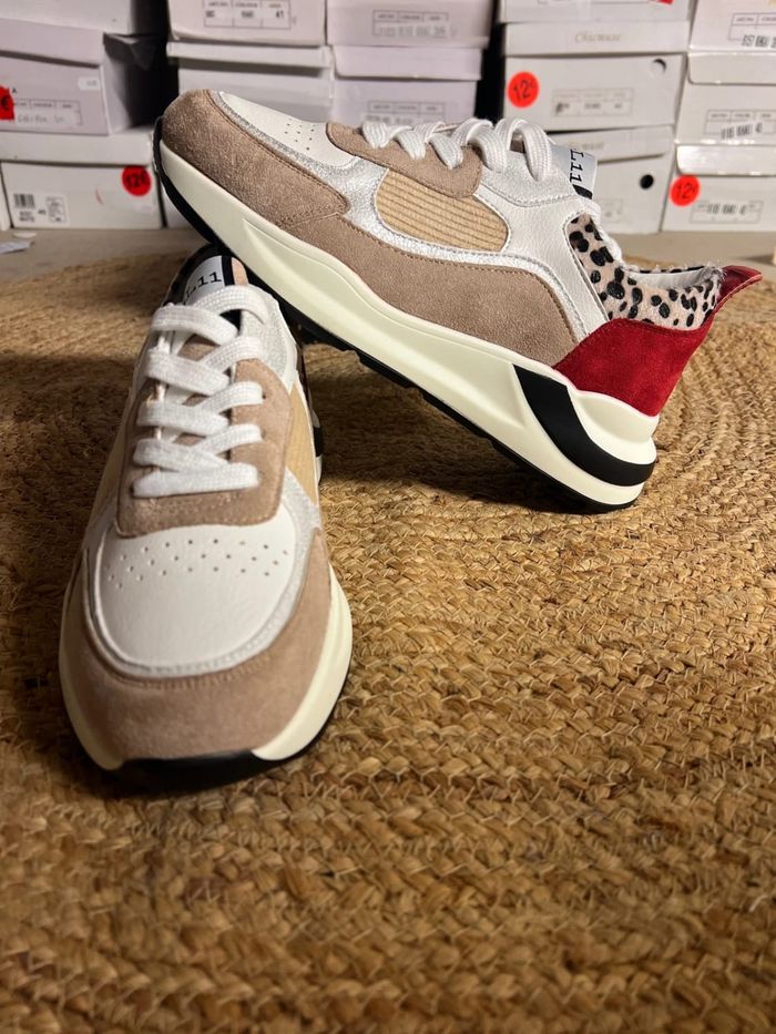 Baskets femme CL11 taille 39 beige et rouge