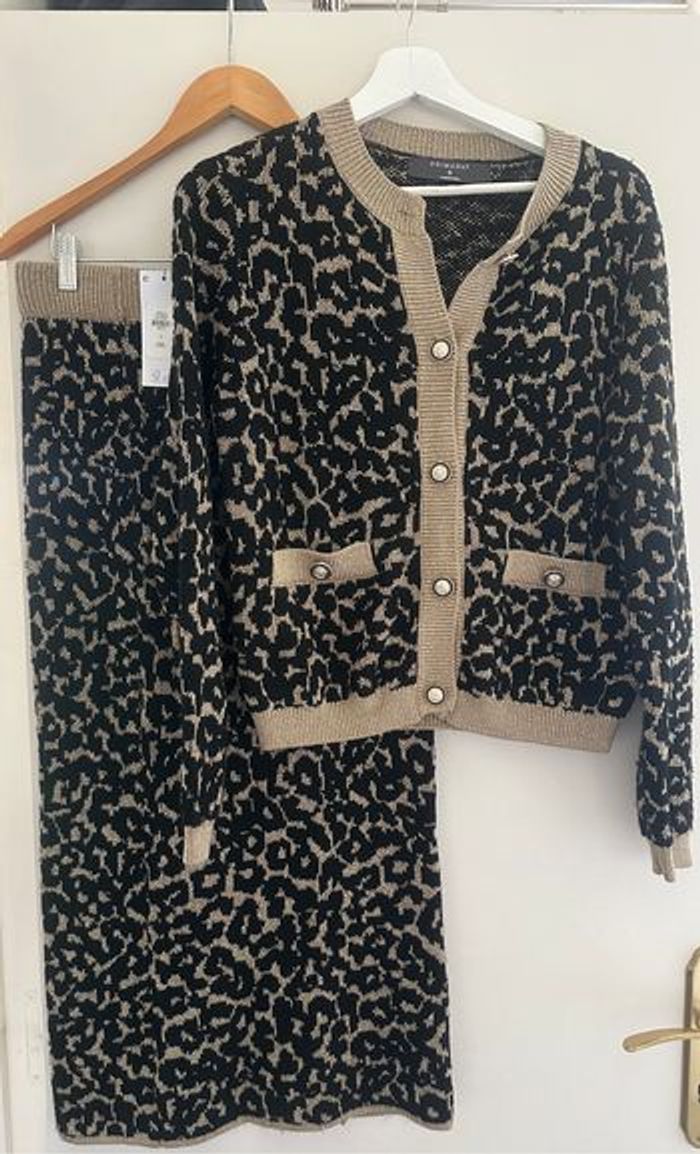 Ensemble pull avec jupe léopard primark