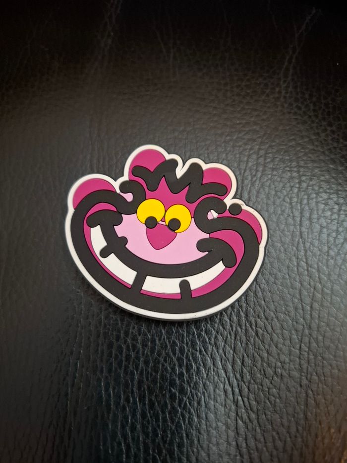Aimant magnet chat cat cheshire Alice au pays des merveilles wonderland Disneyland paris