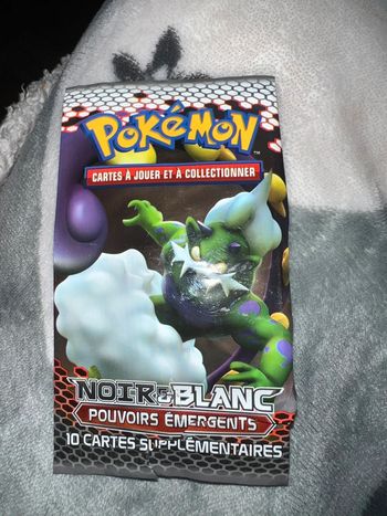 Booster vide Pokémon vintage noir et blanc pouvoirs émergents sans carte