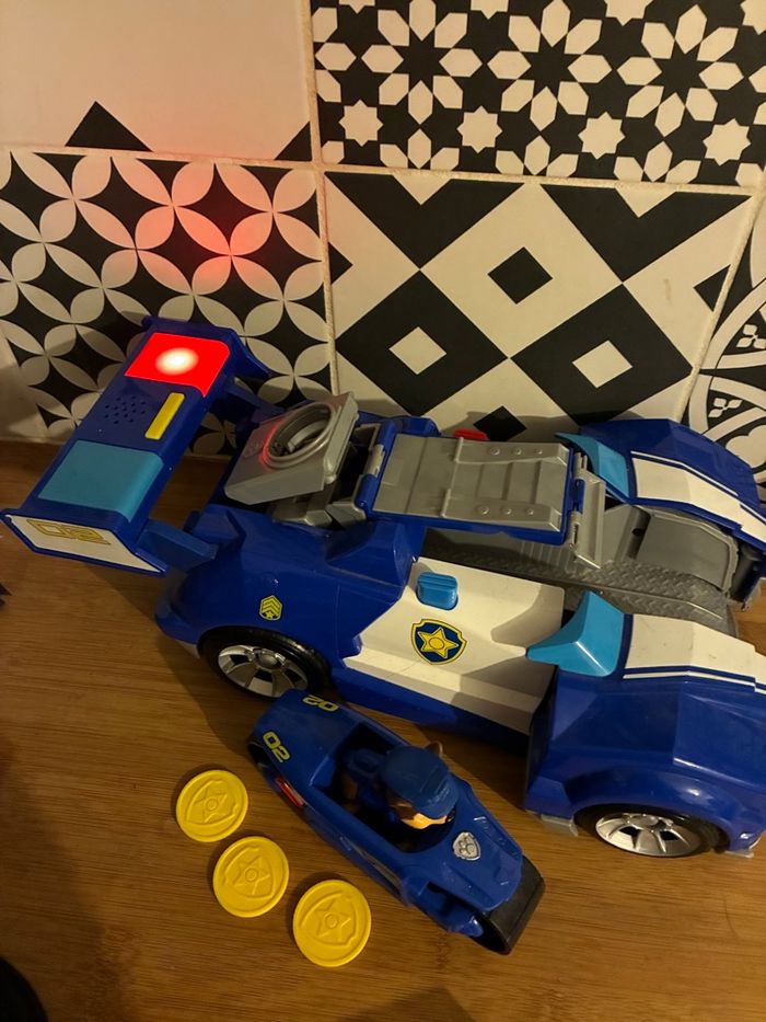 Voiture de Police + Moto Pat Patrouille Avec Transformation, Lance-Projectiles et Figurine Chase - photo numéro 2