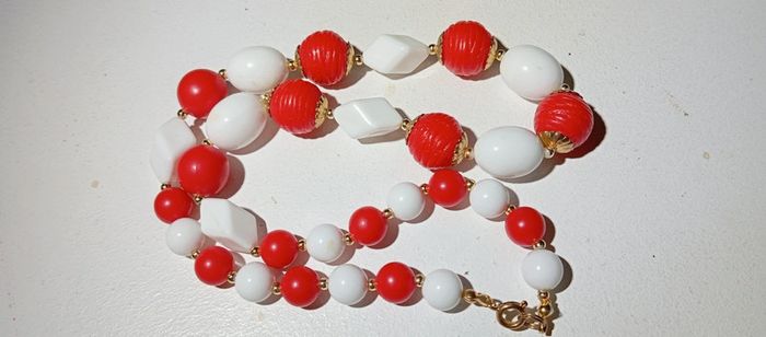 Collier vintage rouge et blanc