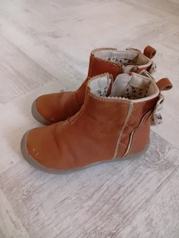 Chaussures bottines bottes 25