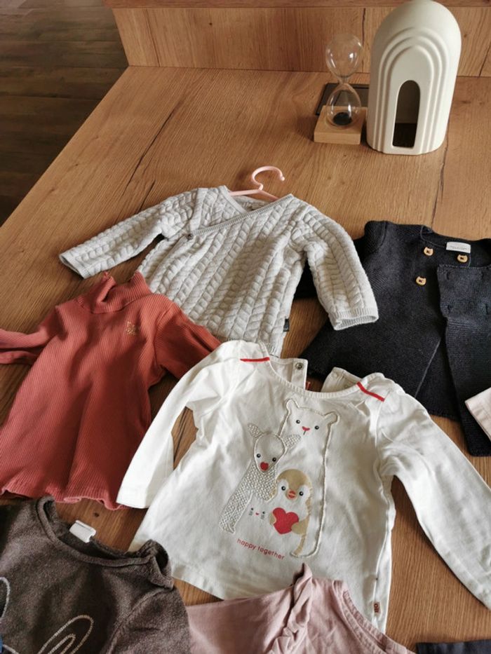 Lot hauts fille 9 mois - photo numéro 6