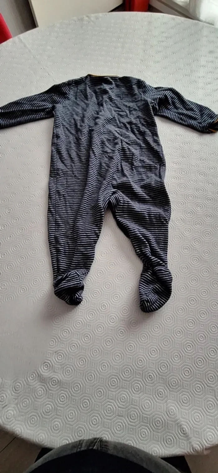 Lot vêtements 24 MOIS - photo numéro 15