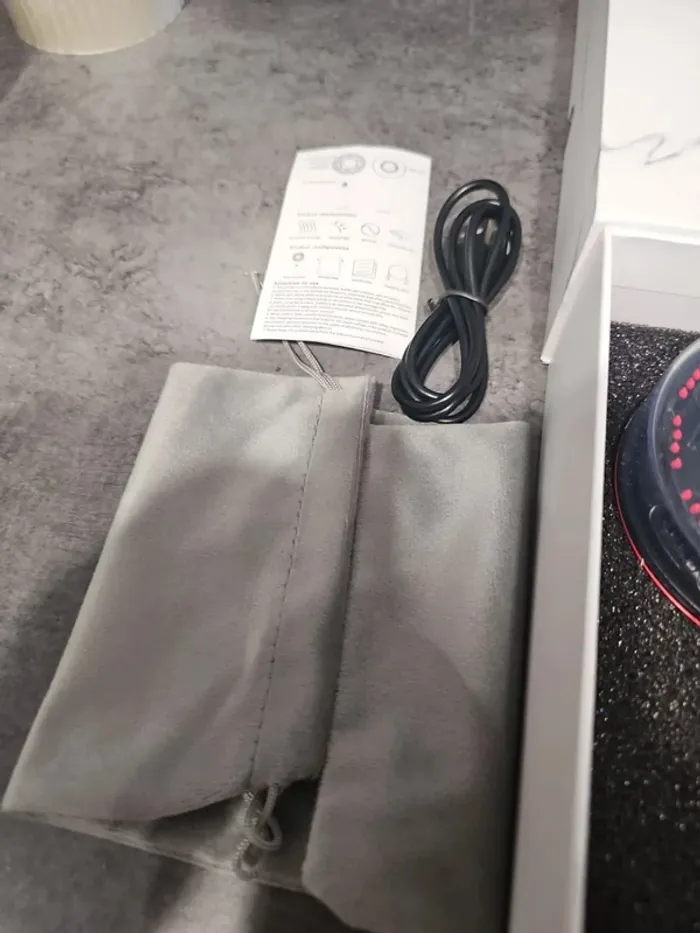 [NEUF] Appareil de massage cuir chevelu rouge - photo numéro 4