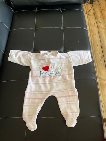 Pyjama, neuf, sans étiquette six mois
