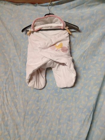 Gigoteuse sans manche avec capuche