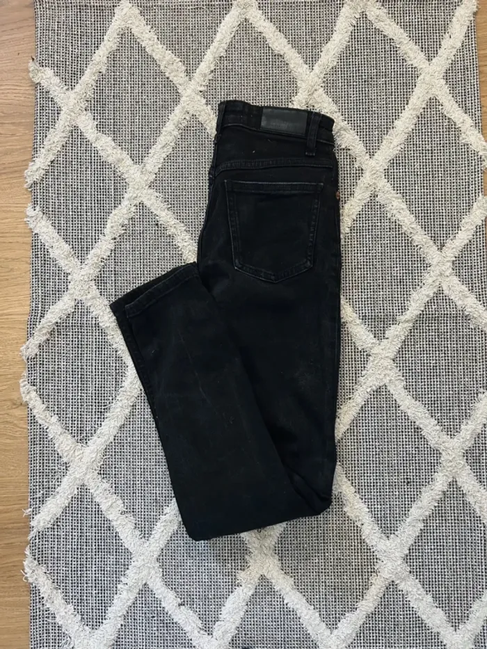 Jean mom noir Zara - photo numéro 4