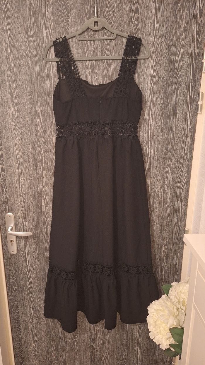 Robe longue à Bretelles noires en dentelle - photo numéro 2