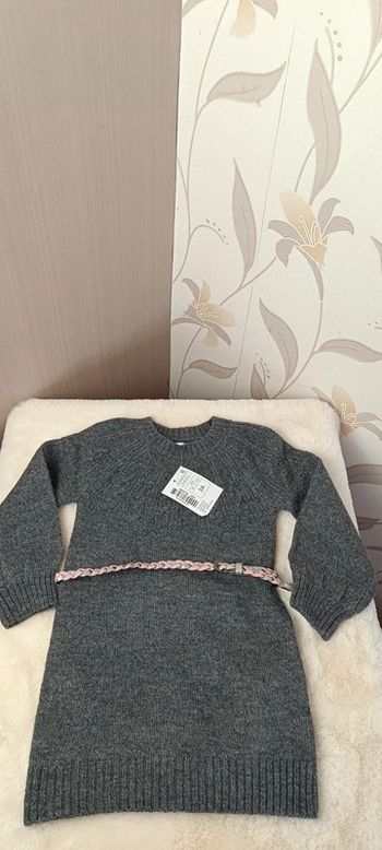 robe grise, LH , 3 ans