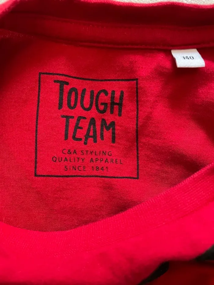 Teeshirt rouge avec bretelles et noeud papillon - photo numéro 3