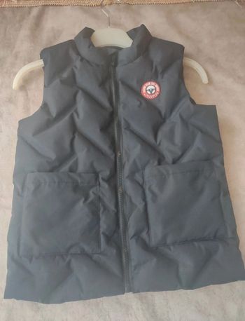 Blouson sans manches matelassé t.8 ans