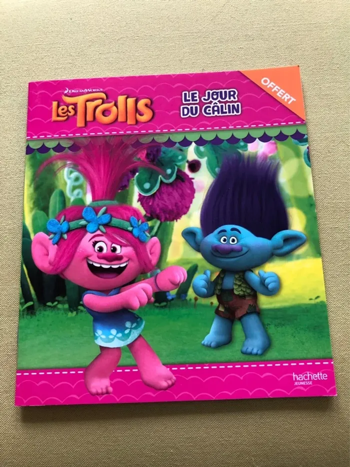 Livre les trolls le jour du câlin