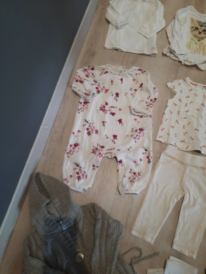 Lot de 9 mois fille neuf et tbe - photo numéro 3