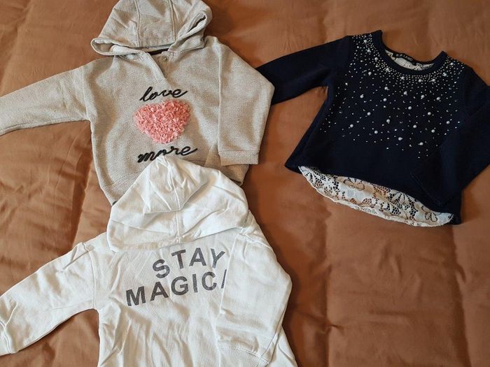Lot vêtements fille 24 mois hiver/été (96 pièces) - photo numéro 9