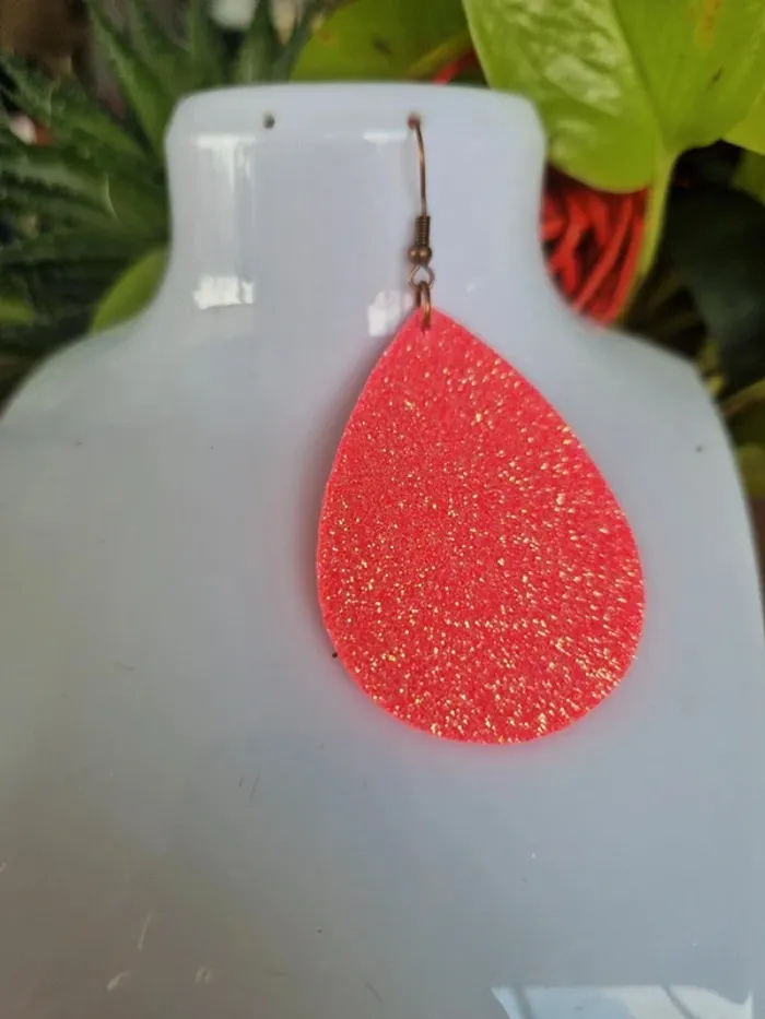 Boucles d'oreilles fantaisies ovale souple fuschia pailleté - photo numéro 3
