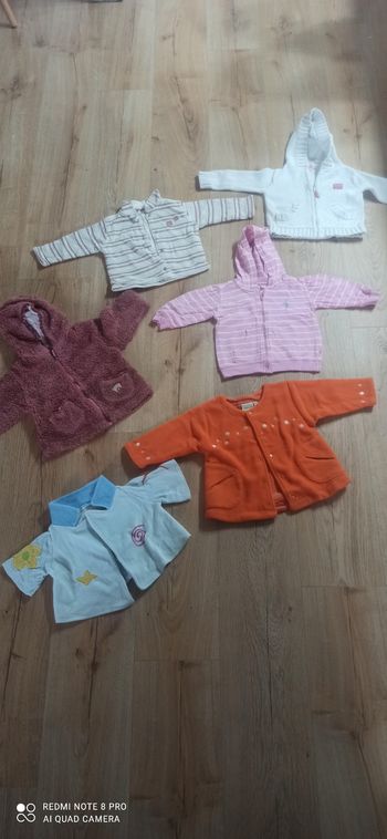 Lot de 5 gilets 12 mois