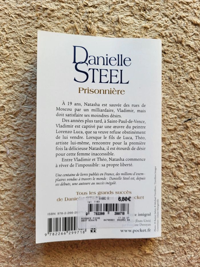 Roman d'amour Prisonnière de Daniel Steel - photo numéro 2