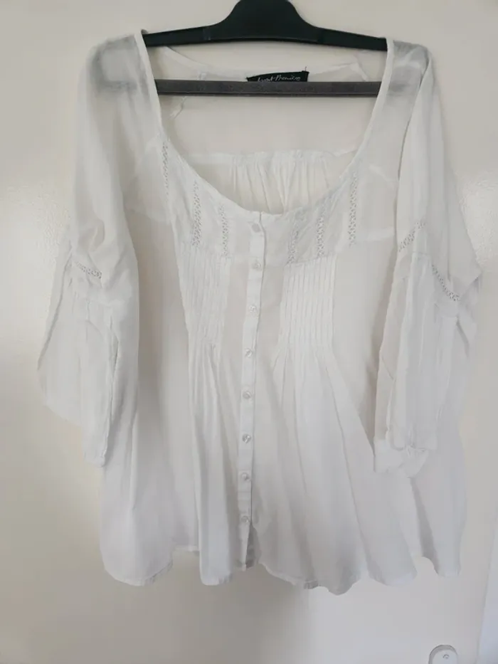 Jolie blouse blanche Avant première taille 38