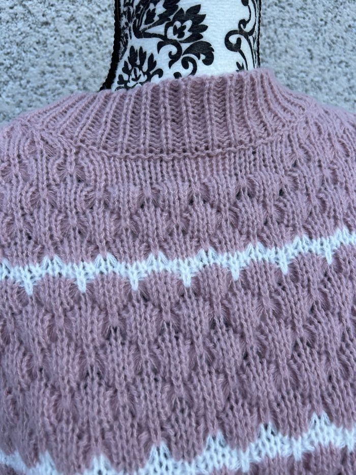 Pull rose et blanc - photo numéro 6