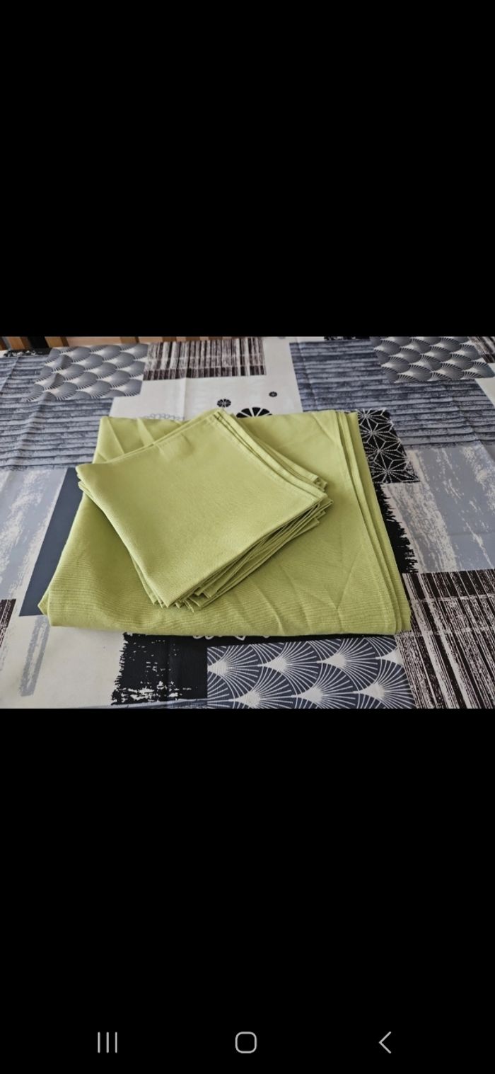 Nappe et serviette