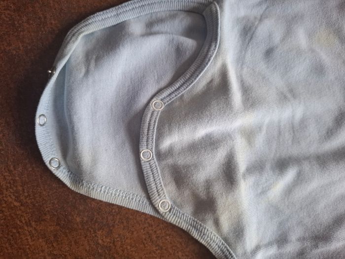 Lot bodies 6 mois - photo numéro 8