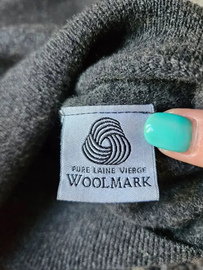 Pull en laine vierge Lacoste - Col V - Gris - Taille XS/S - Très bon état - photo numéro 9