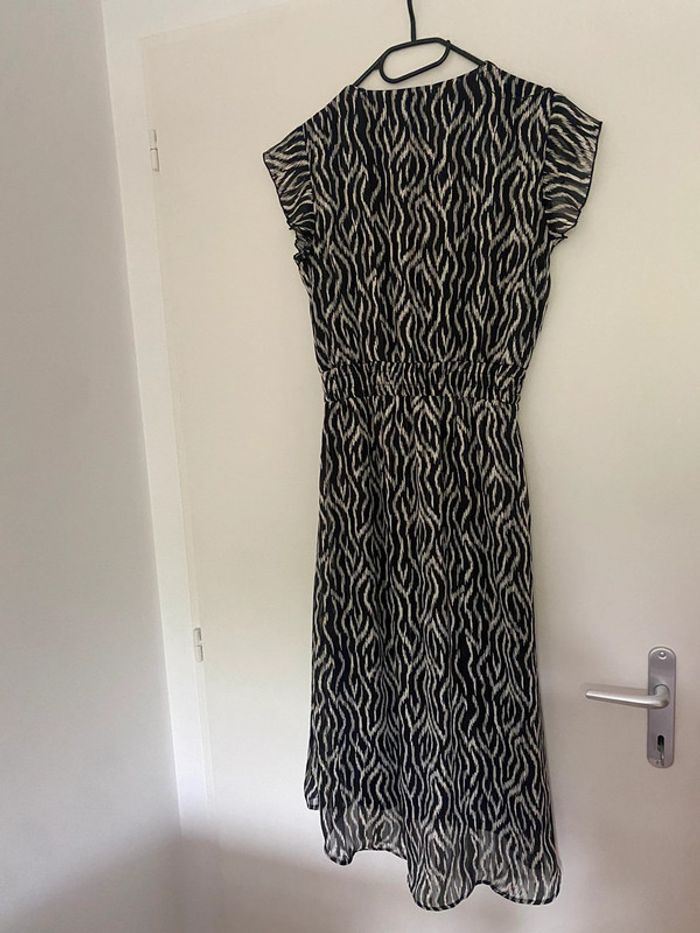 Robe longue beige et noire - photo numéro 2