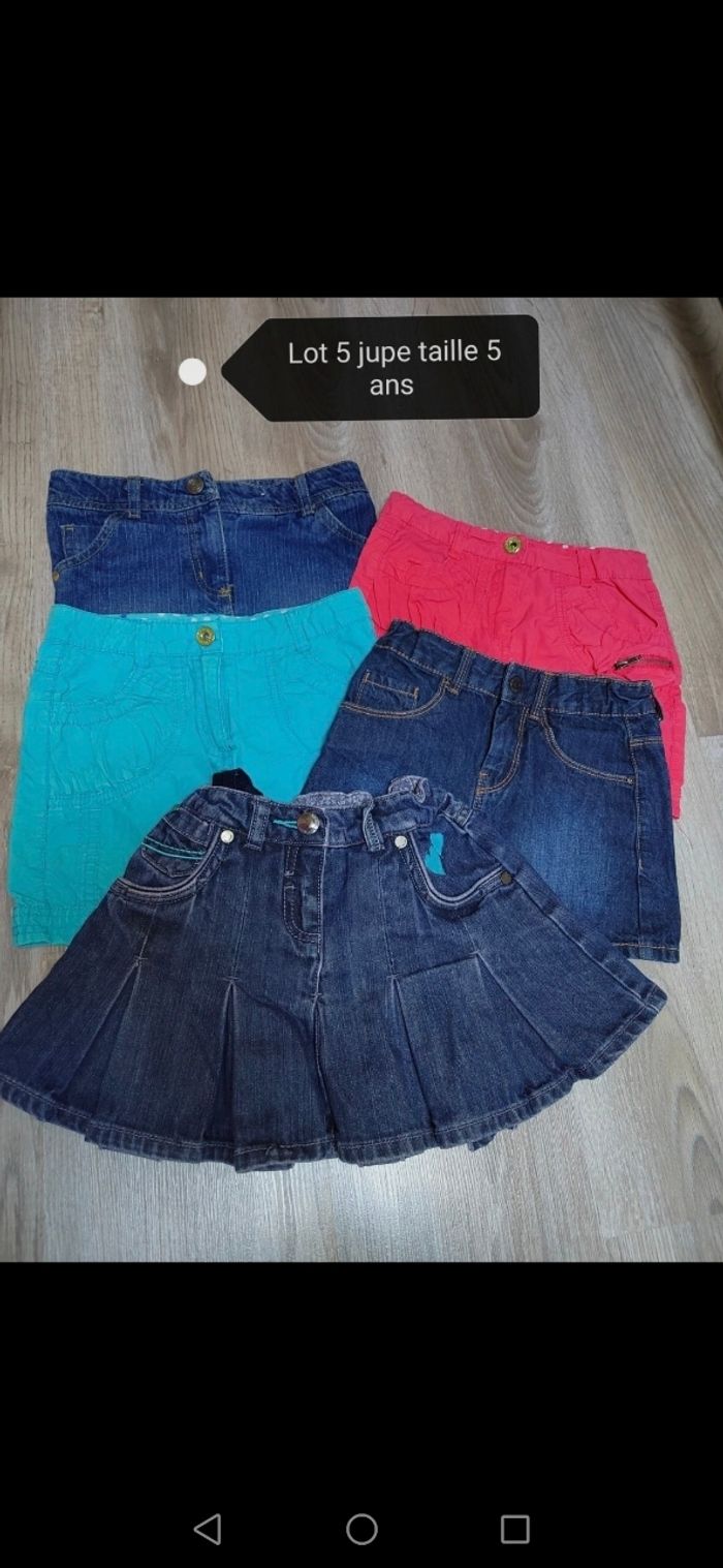 5  Jupes