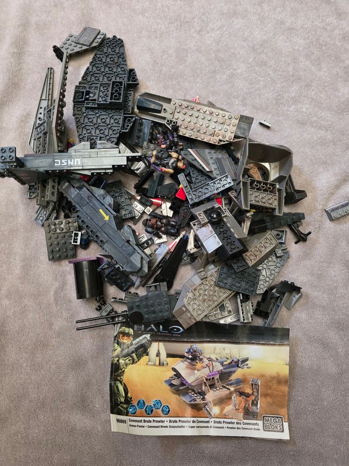 Lots de lego  megablock  halo  en vrac