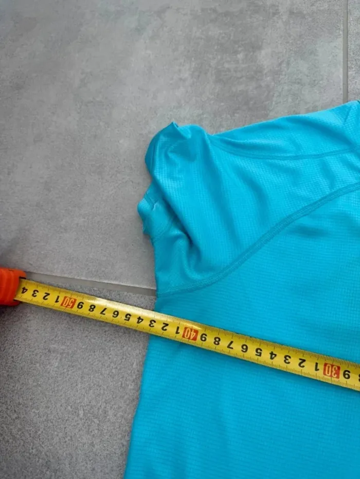 T-shirt de sport Asics bleu taille S super état - photo numéro 7