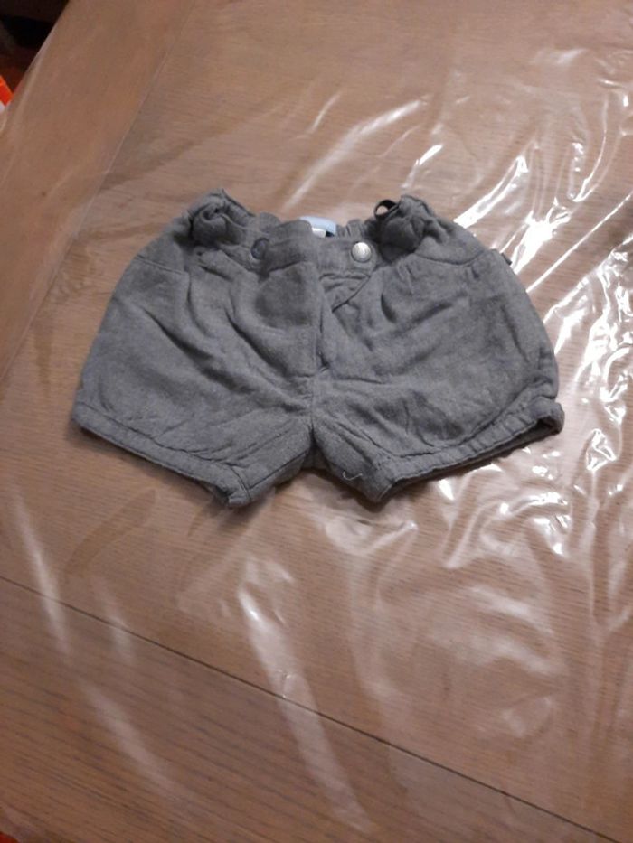 Short gris