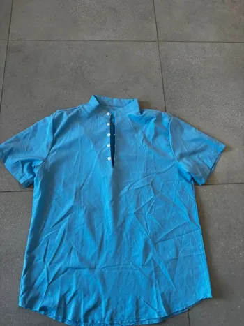 Haut bleu taille L pour homme, très bon état