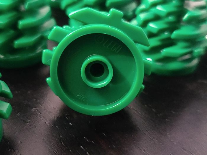 49 sapins verts Lego - parfait état - vrai Lego - photo numéro 2