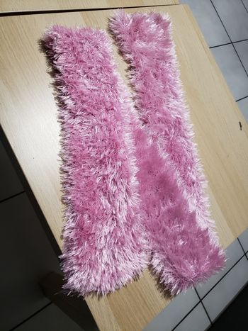 Écharpe rose fille faite à la main