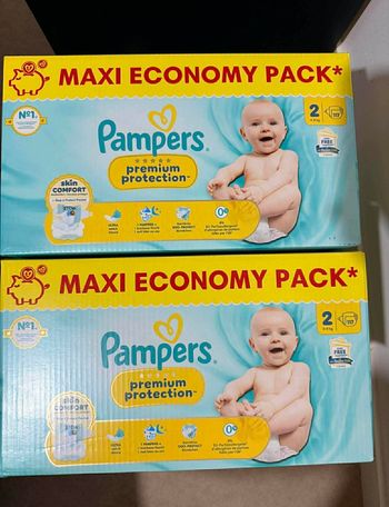 Lot de 2 cartons de couches taille 2 Pampers premuim protection 