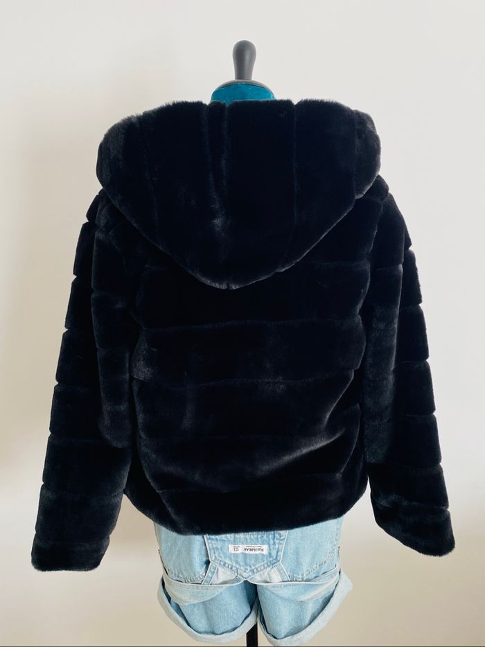 Veste Manteau Fausse Fourrure Toute Douce noire capuche - photo numéro 6