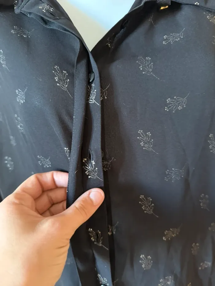 Blouse grande taille en très bon état taille 48 Kiabi noir - photo numéro 4