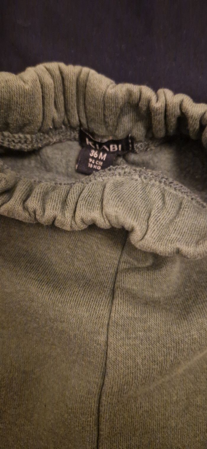 Vend pantalon vert - photo numéro 2