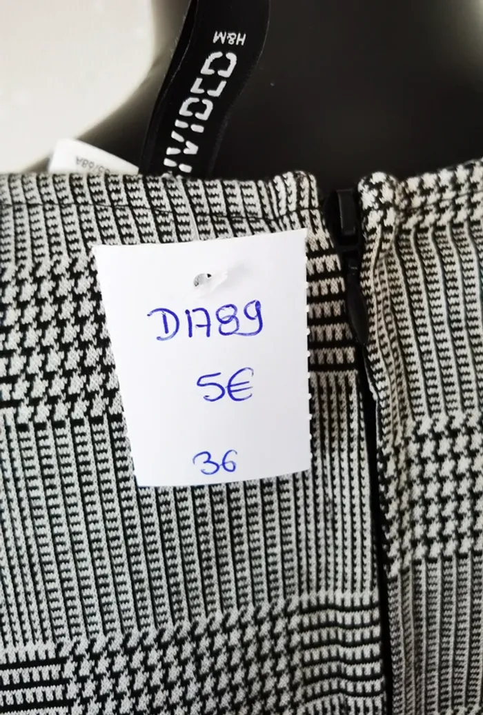 D1789 - combishort taille 36 - photo numéro 3